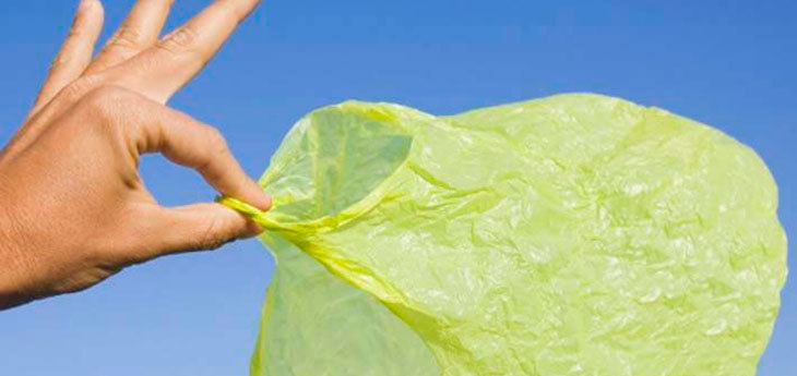 Во Франции запрет для ритейлеров на пластиковые пакеты перенесли на 3 месяца