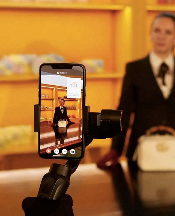  высокотехнологичный магазин Gucci 9 Gucci запустил услугу персонального видеошоппинга