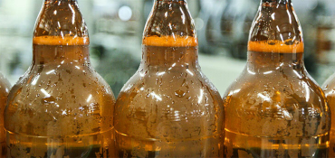 Правительство Беларуси запретило продажу слабоакогольных напитков в таре более 1,5 литров