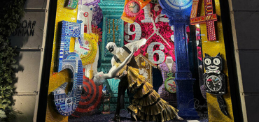 Праздничные витрины NYC 2025–2026: уроки для ритейла перед новым сезоном