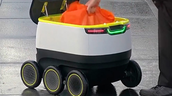  robot on wheels беcпилотный робот по доставке продуктов