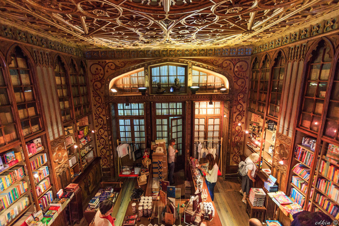  самый красивый магазин в мире Livraria Lello & Irmao Порту