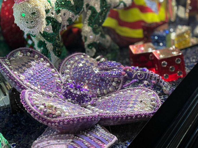 Праздничные витрины NYC 2025–2026: уроки для ритейла перед новым сезоном