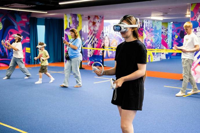 В ТРЦ «Титан» открылся большой парк виртуальных приключений Avatar Arena