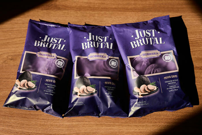  Фиолетовые чипсы &laquo;Трюфель по-французски&raquo; от Just Brutal