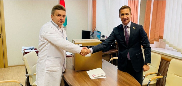 ТРЦ Galleria Minsk передал 6-й клинической больнице медоборудование, которое поможет больным COVID-19