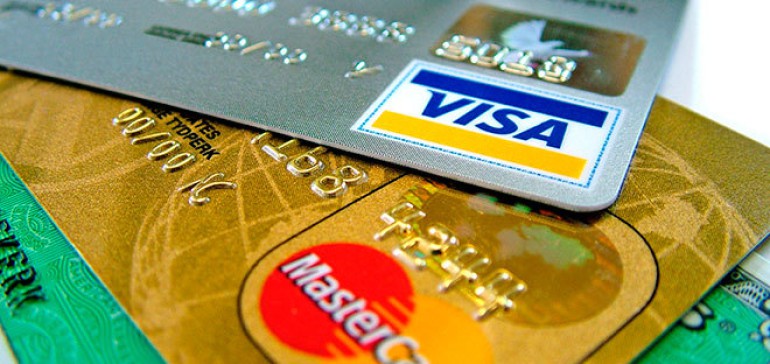 Организации торговли и сервиса в Беларуси обязали принимать карточки всех платежных систем
